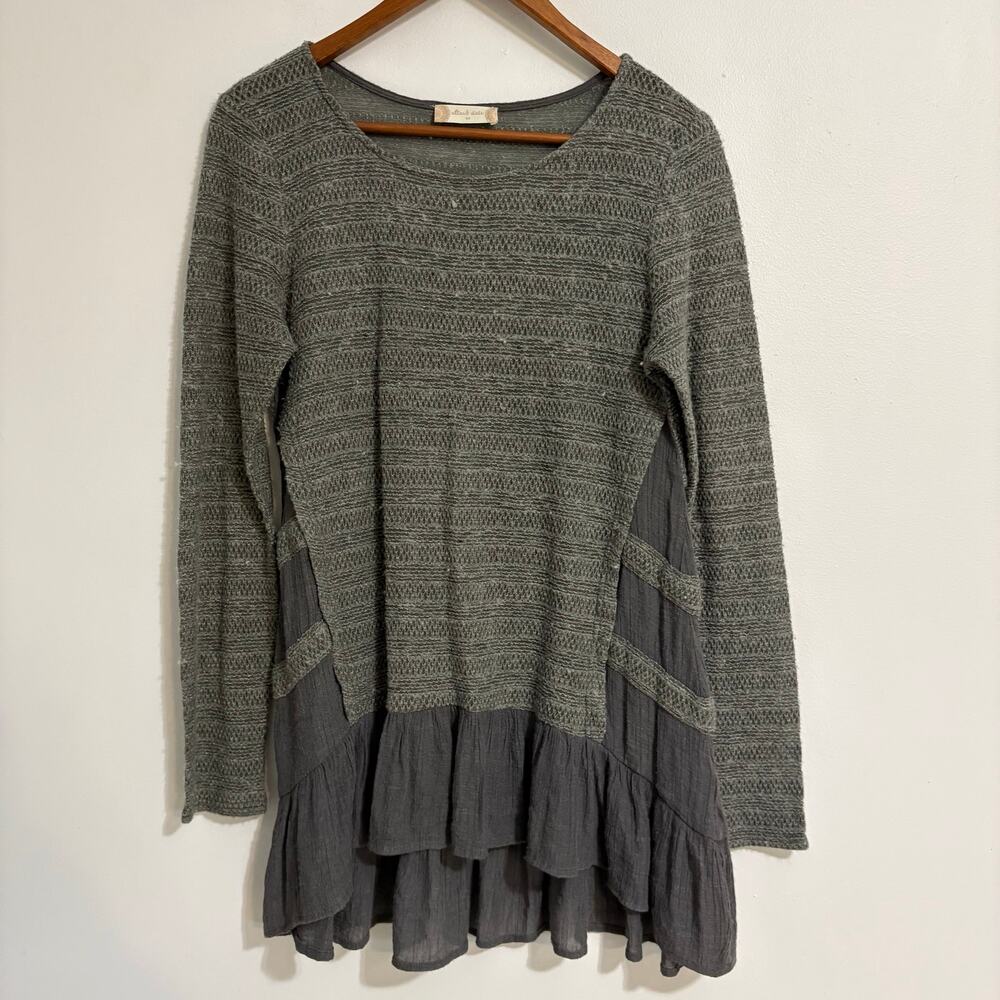 Altar's State Women's Medium Boho Long Sleeve Fall Flowy Top Gray Cottage Cozy